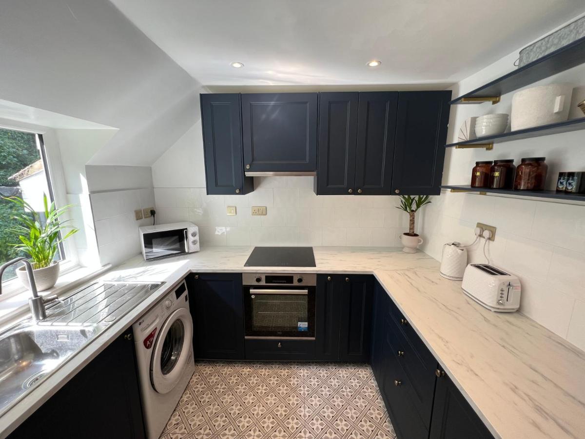 The Raven'S Loft By Harry Potter Apartment Watford  Exterior photo
