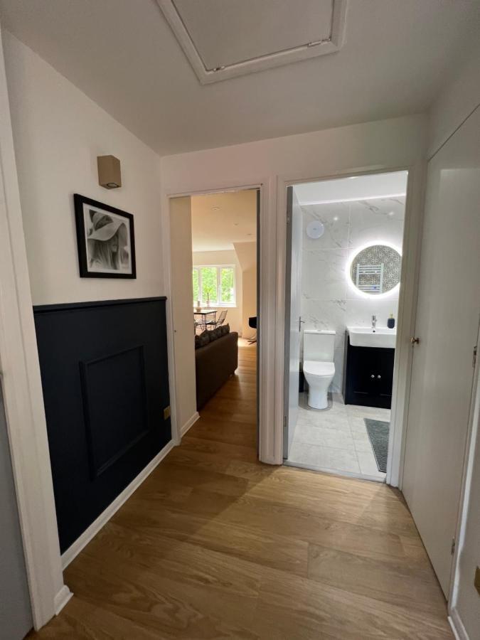 The Raven'S Loft By Harry Potter Apartment Watford  Exterior photo